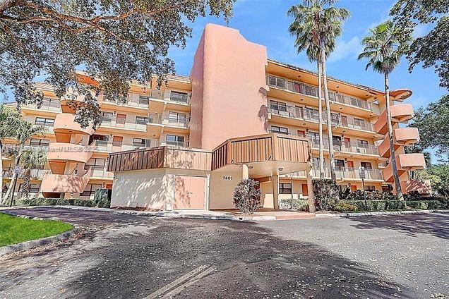 7401 NW 16th St Unit 207, Plantation, FL 33313 - view of apartment building / complex
