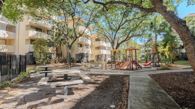 7401 NW 16th St Unit 207, Plantation, FL 33313 - community jungle gym with fence