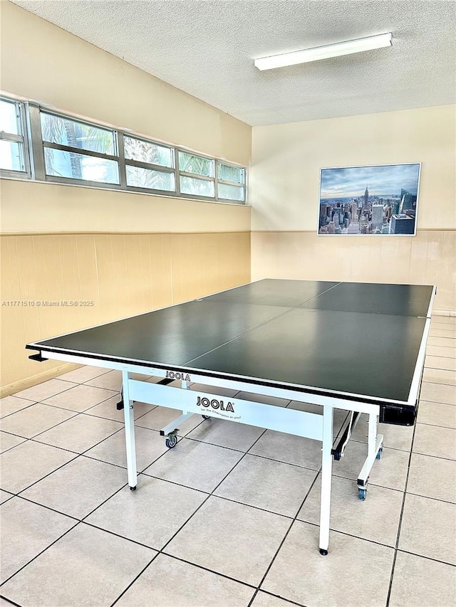 3161 S Ocean Dr Unit 708, Hallandale Beach, FL 33009 - recreation room with a textured ceiling