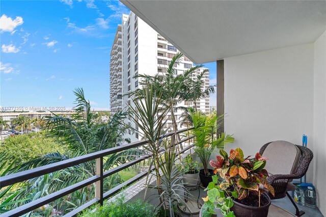 500 Three Islands Blvd Unit 309, Hallandale Beach, FL 33009 - photo 4