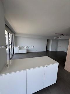 19101 NE Mystic Pointe Dr Unit 1601, Aventura, FL 33180 - view of corridor