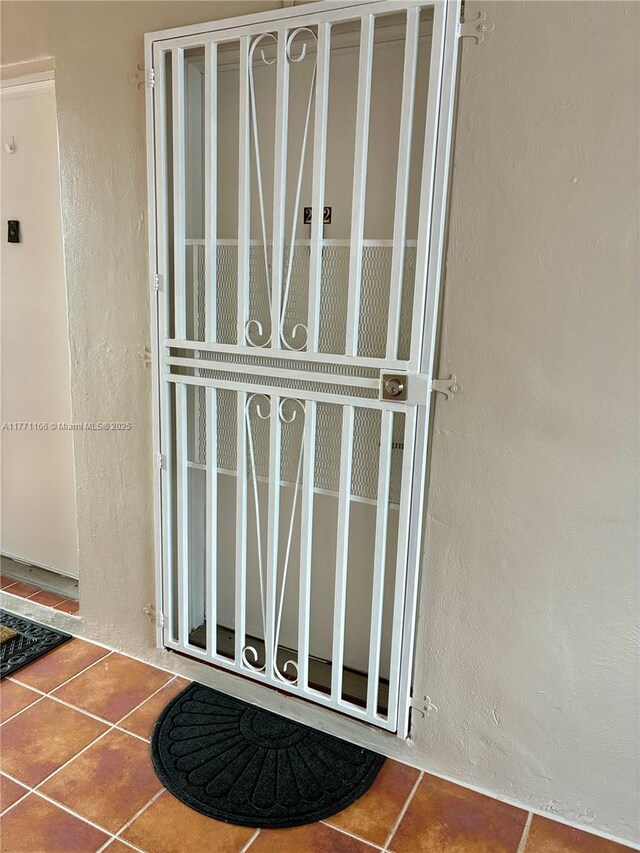 8883 Fontainebleau Blvd Unit 202, Miami, FL 33172 - view of exterior entry