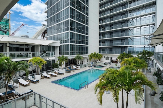 1100 Biscayne Blvd Unit 4901, Miami, FL 33132 - community pool with a community hot tub and a patio