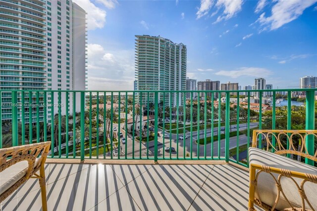 20000 E Country Club Dr Unit 911, Aventura, FL 33180 - photo 4