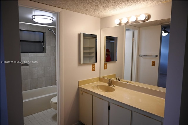 1170 N Hiatus Rd Unit 1170, Pembroke Pines, FL 33026 - full bath featuring vanity, tile patterned floors, bathtub / shower combination, and a textured ceiling