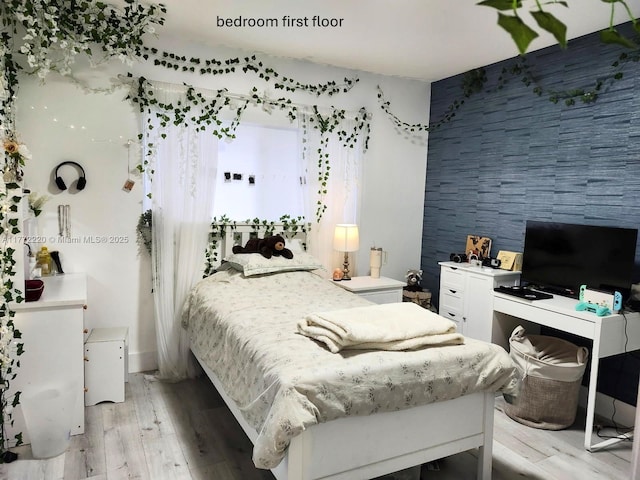 575 NW 98th Ave, Plantation, FL 33324 - bedroom featuring light wood finished floors
