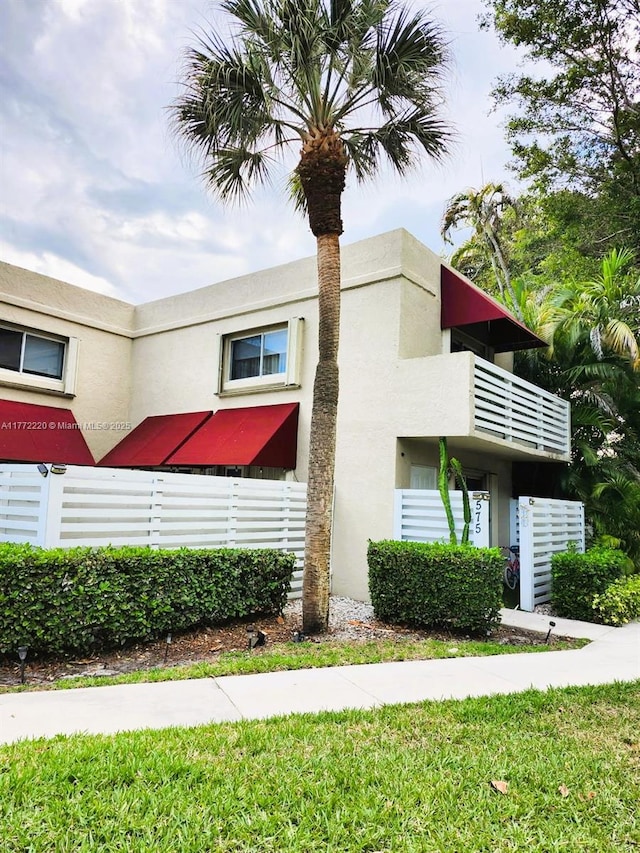 575 NW 98th Ave, Plantation, FL 33324 - view of property exterior with stucco siding
