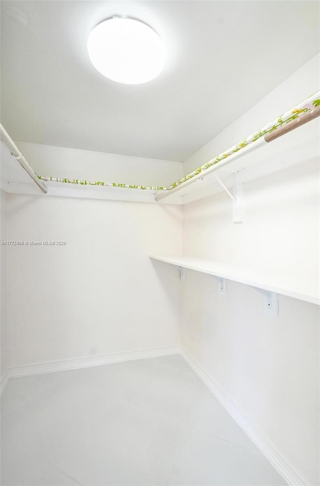 3113 S Ocean Dr Unit 410, Hallandale Beach, FL 33009 - view of walk in closet