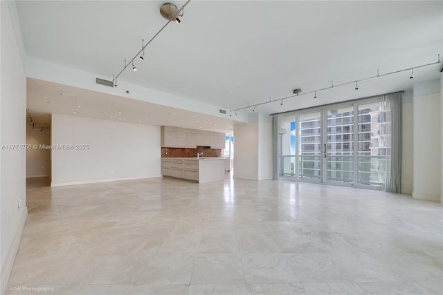 2645 S Bayshore Dr Unit 902, Miami, FL 33133 - view of unfurnished room