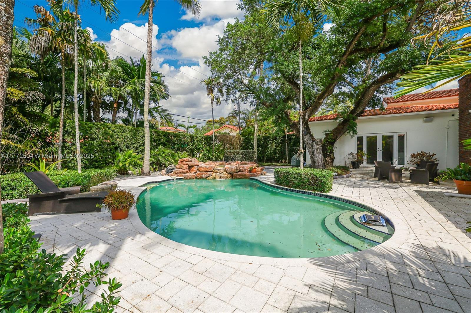 1049 Malaga Ave, Coral Gables, FL 33134 - photo 22