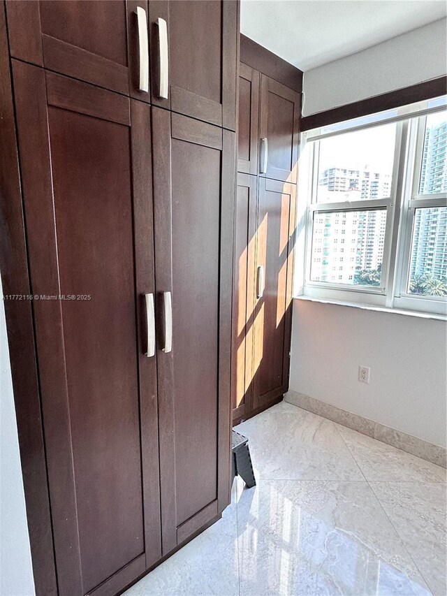 19900 E Country Club Dr Unit 1012, Aventura, FL 33180 - view of closet