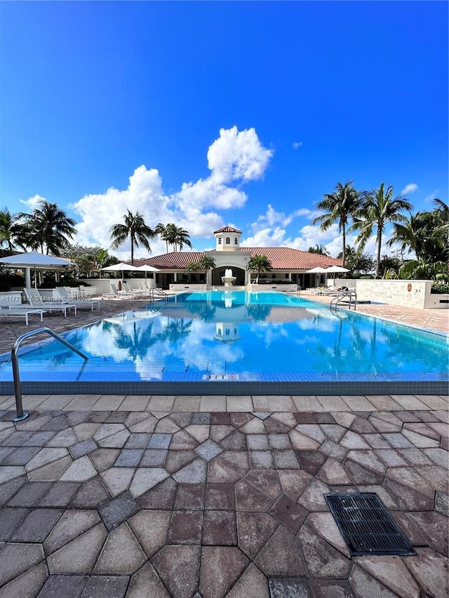 19900 E Country Club Dr Unit 1012, Aventura, FL 33180 - community pool with a patio