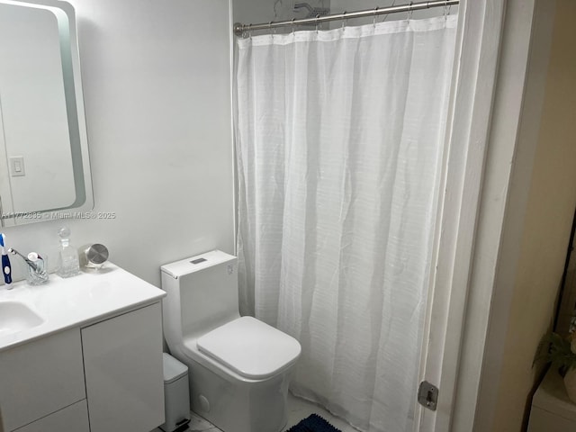 9491 N Palm Cir N Unit 9491, Pembroke Pines, FL 33025 - full bathroom featuring toilet, a shower with shower curtain, and vanity