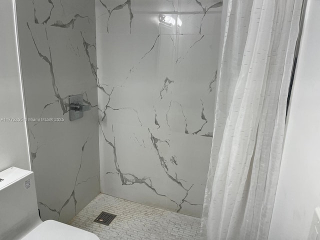 9491 N Palm Cir N Unit 9491, Pembroke Pines, FL 33025 - bathroom with toilet and a shower stall