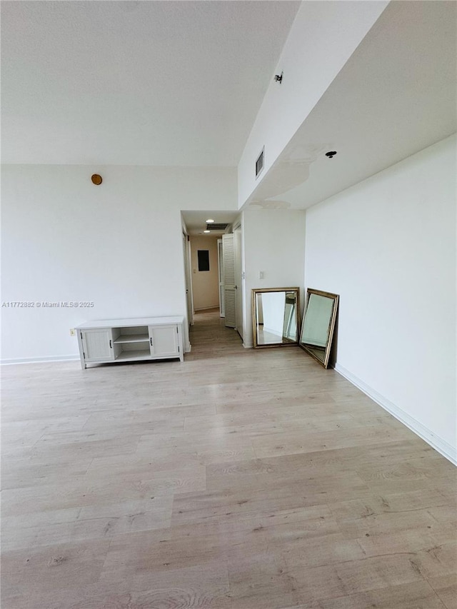 19501 W Country Club Dr Unit 1006, Aventura, FL 33180 - empty room featuring baseboards, light wood-style flooring, and visible vents
