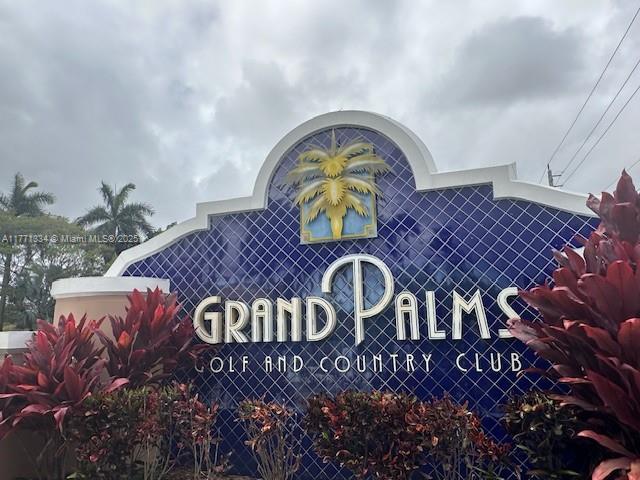 view of community / neighborhood sign