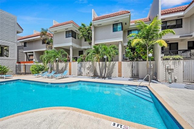 1401 NE 9th St Unit 26, Fort Lauderdale, FL 33304 - pool with fence and a patio area