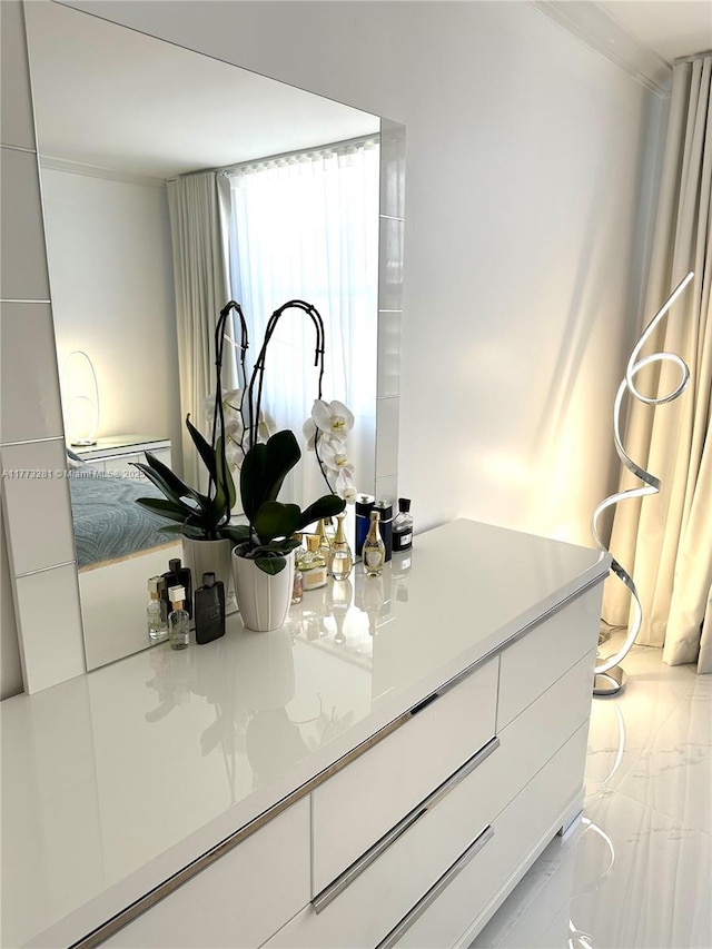 427 Golden Isles Dr Unit 5G, Hallandale Beach, FL 33009 - view of interior details