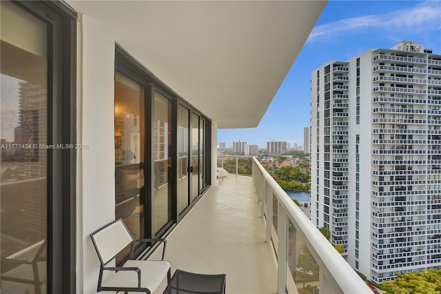 20281 E Country Club Dr Unit 1002, Aventura, FL 33180 - balcony featuring a city view