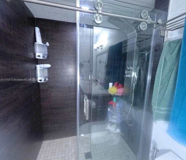 8920 Palm Tree Ln Unit 8920, Pembroke Pines, FL 33024 - bathroom featuring a shower stall