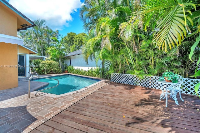 5660 SW 99th Ln, Cooper City, FL 33328 - swimming pool featuring a wooden deck