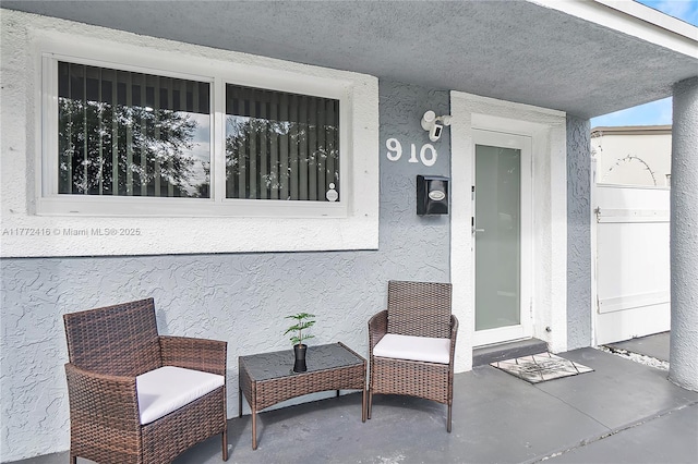 910 N 70th Ave, Hollywood, FL 33024 - view of patio