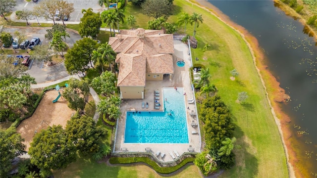 6231 SW 195th Ave, Pembroke Pines, FL 33332 - bird's eye view of a pool area and a large body of water
