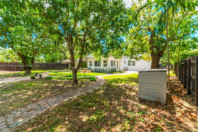view of yard featuring a fenced backyard