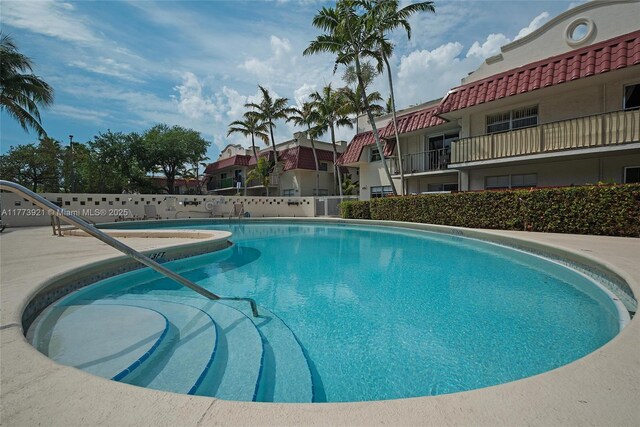 6709 N Kendall Dr Unit 227, Pinecrest, FL 33156 - community pool with a patio area