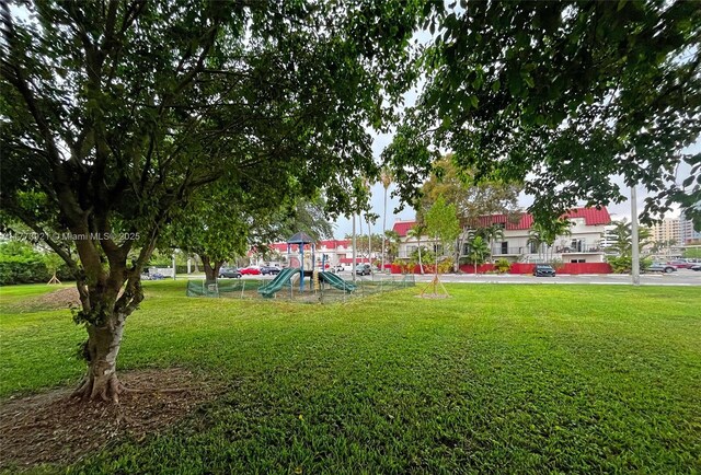 6709 N Kendall Dr Unit 227, Pinecrest, FL 33156 - view of home's community with a lawn