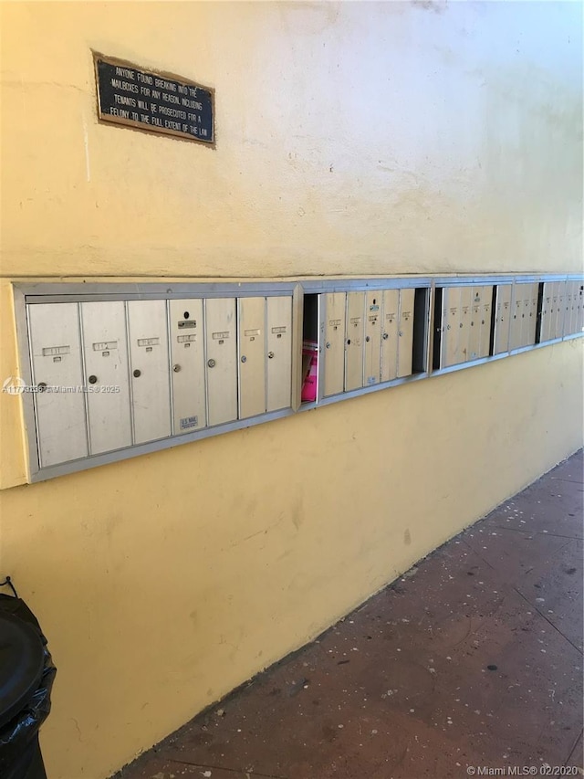 505 NW 177th St Unit 103, Miami Gardens, FL 33169 - details featuring mail area