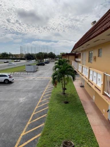 505 NW 177th St Unit 103, Miami Gardens, FL 33169 - exterior space