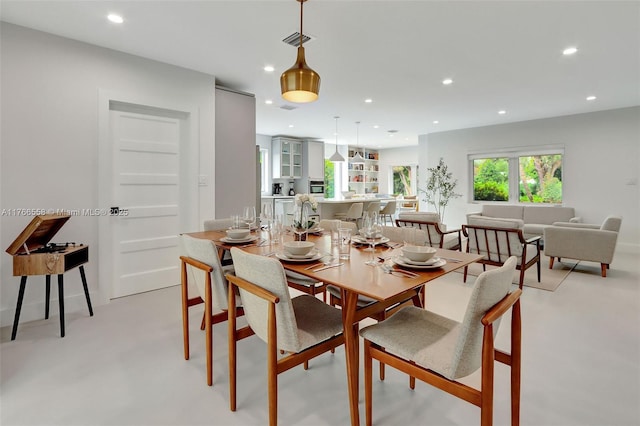 dining room with visible vents and recessed lighting