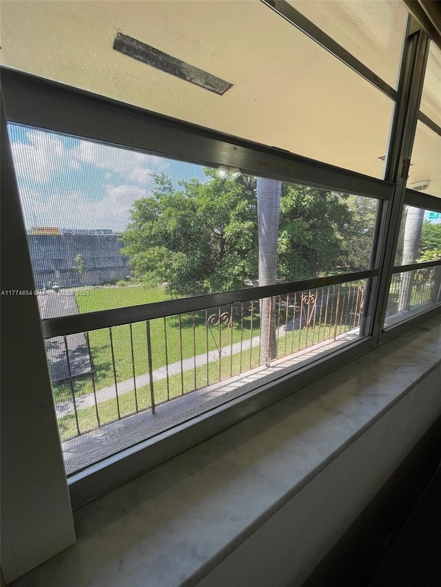 230 SW 11th Ave Unit 15, Hallandale Beach, FL 33009 - view of balcony