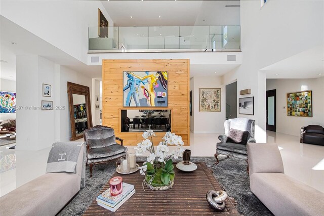 7360 SW 53rd Pl, Miami, FL 33143 - living area with visible vents and a high ceiling