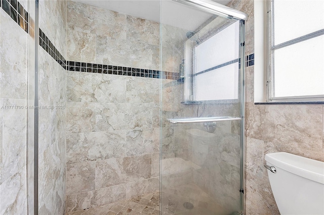2940 N Course Dr Unit 712, Pompano Beach, FL 33069 - full bathroom featuring a shower stall and toilet