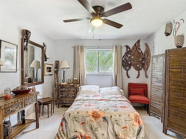 bedroom with a ceiling fan