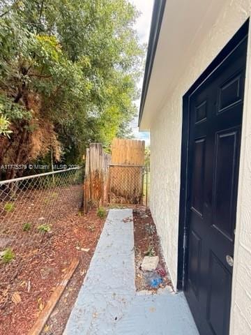4529 SW 24th St, Fort Lauderdale, FL 33317 - view of yard featuring fence