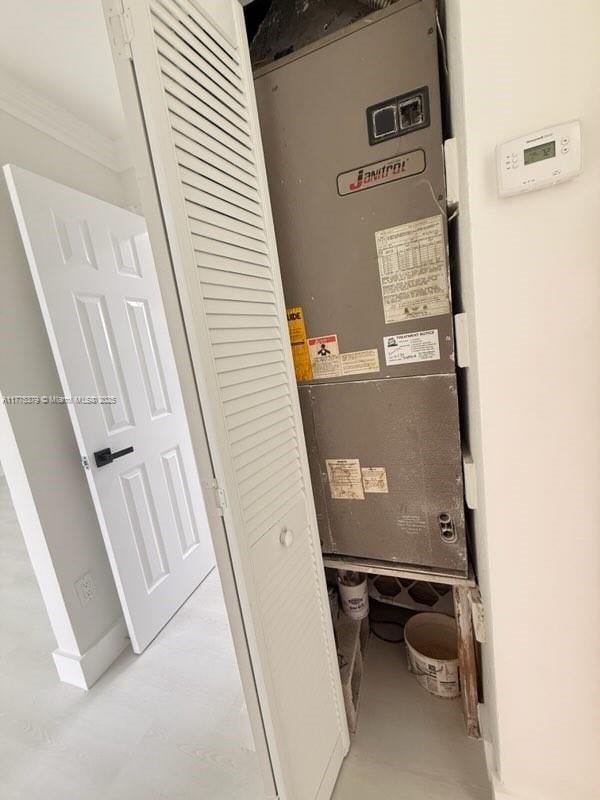 4529 SW 24th St, Fort Lauderdale, FL 33317 - view of utility room