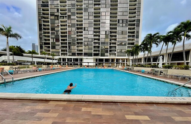 1901 Brickell Ave Unit B804, Miami, FL 33129 - view of community pool