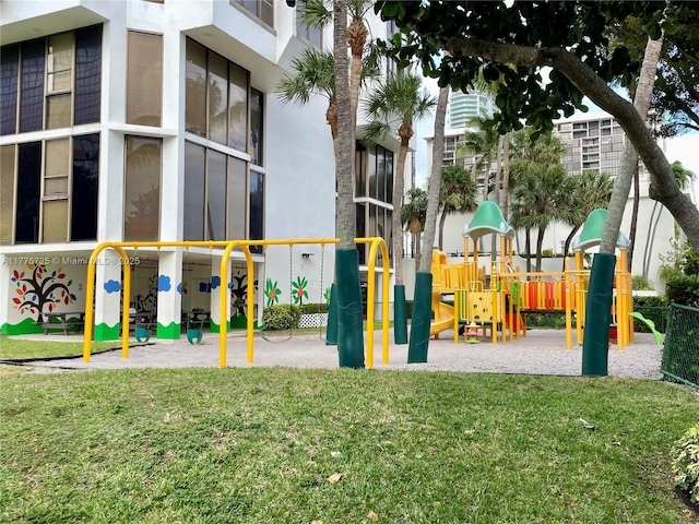 1901 Brickell Ave Unit B804, Miami, FL 33129 - communal playground with a yard