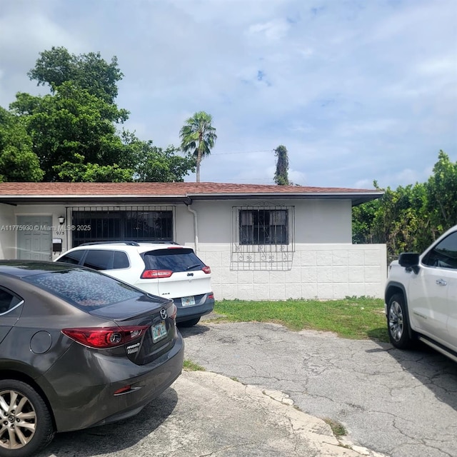 975 NE 135th St, North Miami, FL 33161 - photo 1