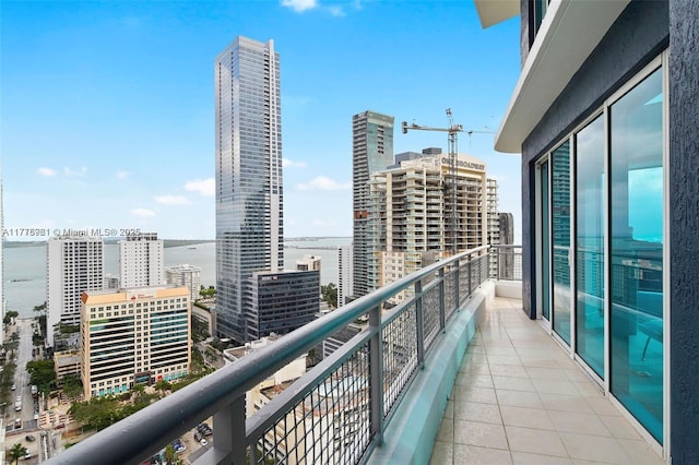 60 SW 13th St Unit 2600, Miami, FL 33130 - balcony featuring a view of city and a water view