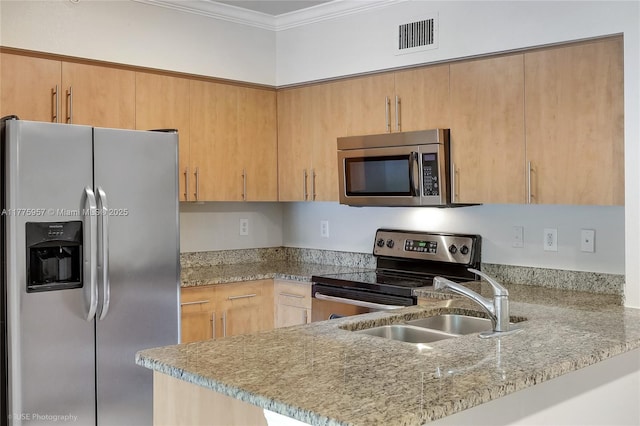 6434 Emerald Dunes Dr Unit 202, West Palm Beach, FL 33411 - kitchen featuring visible vents, a sink, a peninsula, ornamental molding, and stainless steel appliances