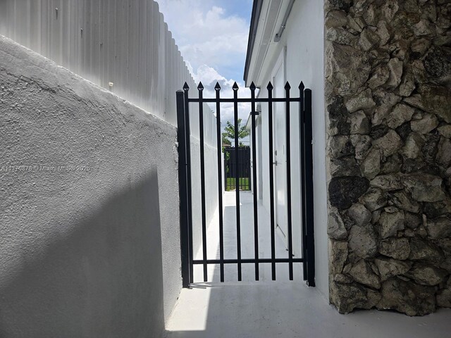 5152 SW 6th, Miami, FL 33134 - view of gate