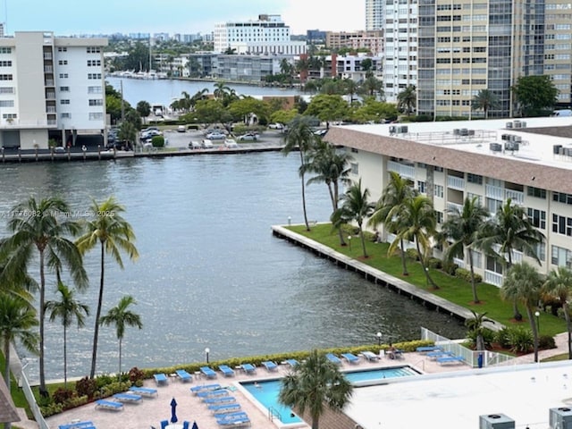 water view with a view of city