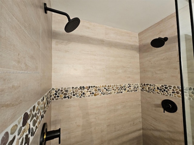 400 Valencia Ave Unit 2, Coral Gables, FL 33134 - full bathroom with a tile shower