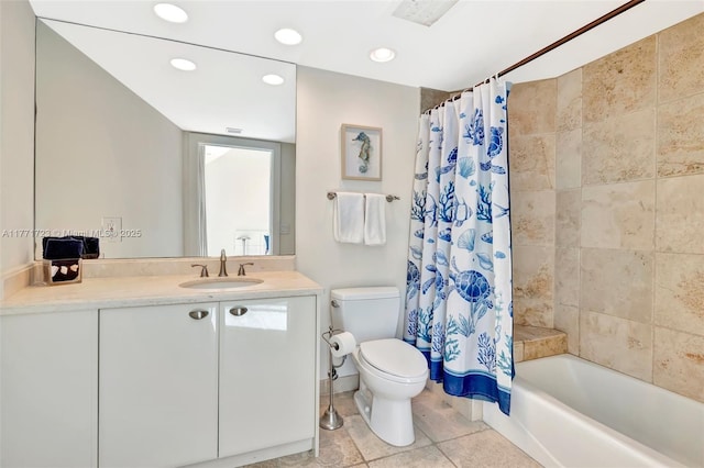bathroom featuring toilet, shower / bath combo with shower curtain, recessed lighting, and vanity