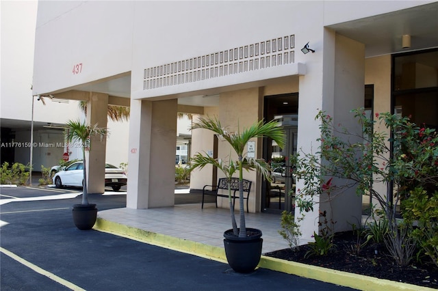 437 Golden Isles Dr Unit 9B-C, Hallandale Beach, FL 33009 - view of patio / terrace