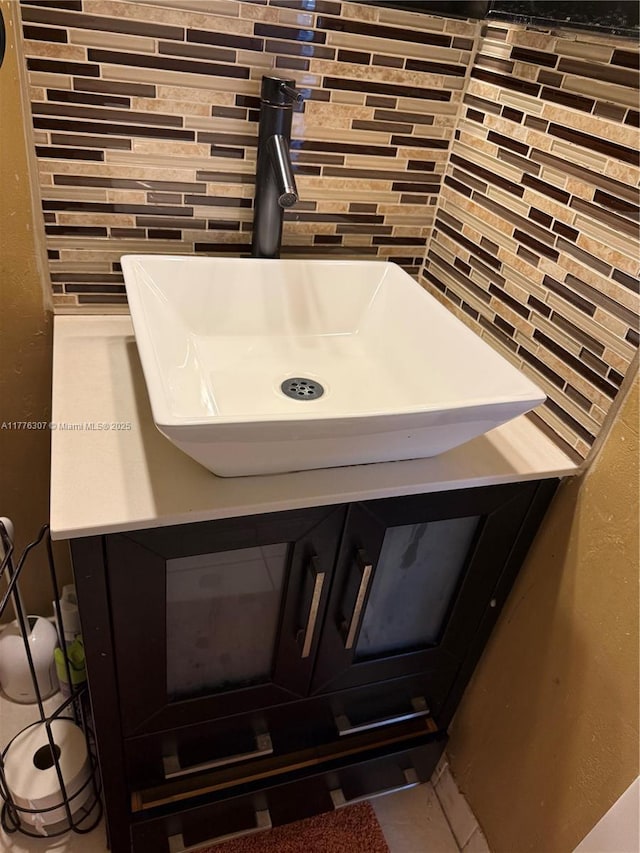 2912 NW 80th Ave, Sunrise, FL 33322 - room details featuring backsplash and a sink